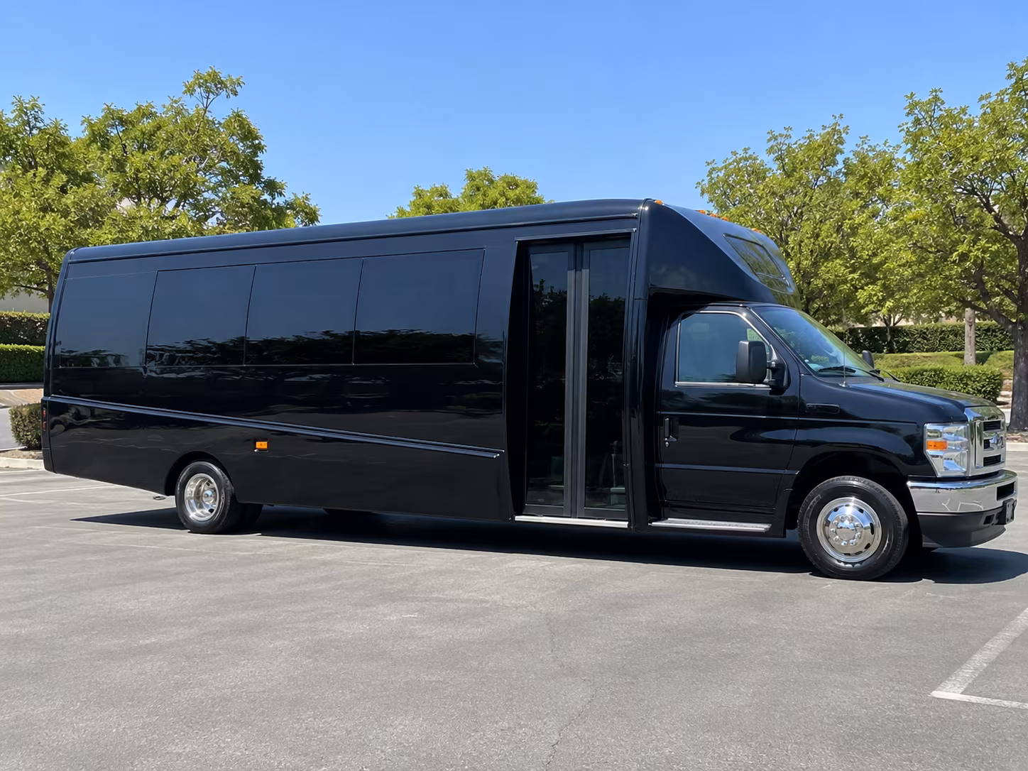 grapevine rent a charter bus for your grapevine school field trip