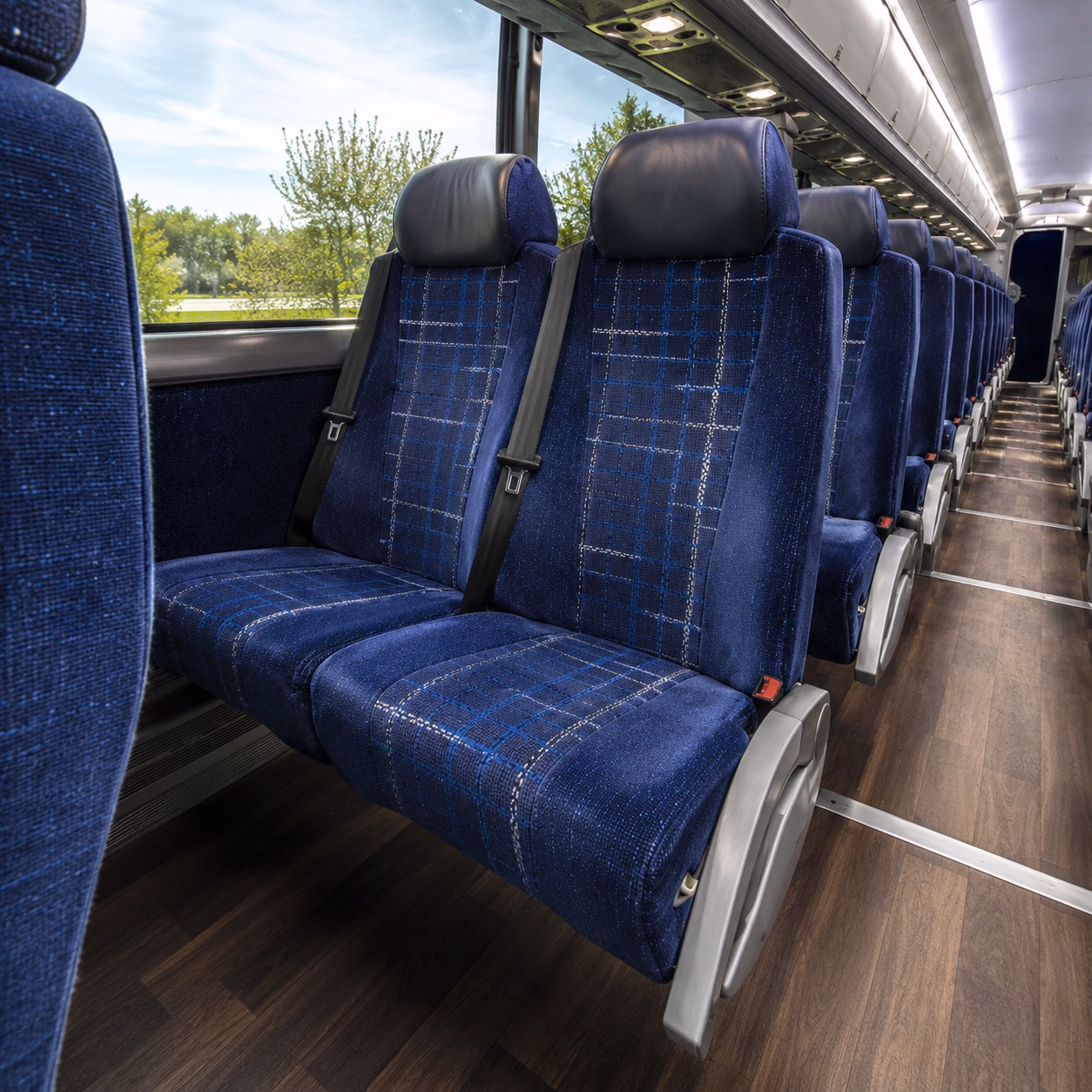 skip the i 35w gridlock on concert nights let a bus handle it